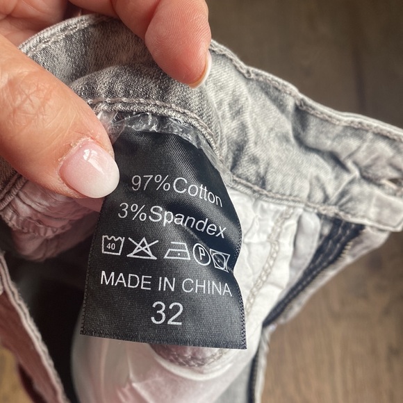 Mens skinny gray shorts - Picture 4 of 4